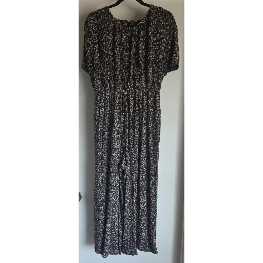 Molly Malloy Jumpsuit Black Floral Short Sleeve Round Neck Vintage Romper